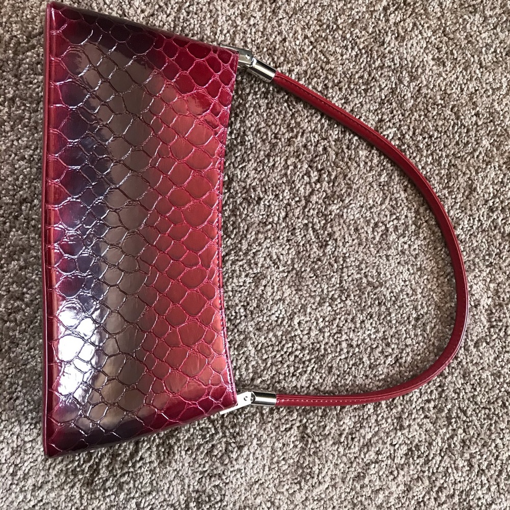 VANI deep red embossed patent faux snakeskin bag